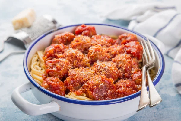 Macarrão Espaguete Com Almôndegas Molho Tomate Foco Seletivo — Fotografia de Stock