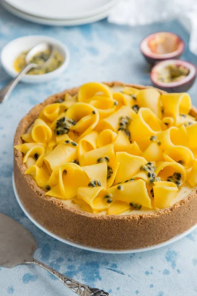 Mango Passievruchten Cheesecake Selectieve Aandacht — Stockfoto