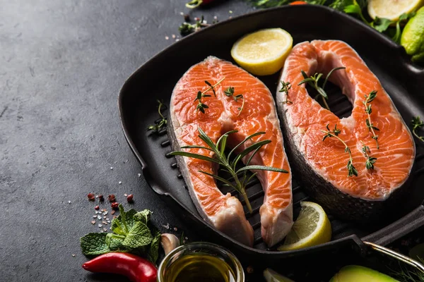 Fresh Raw Salmon Steaks Grill Pan Ready Cooking Selective Focus — Stock Photo, Image