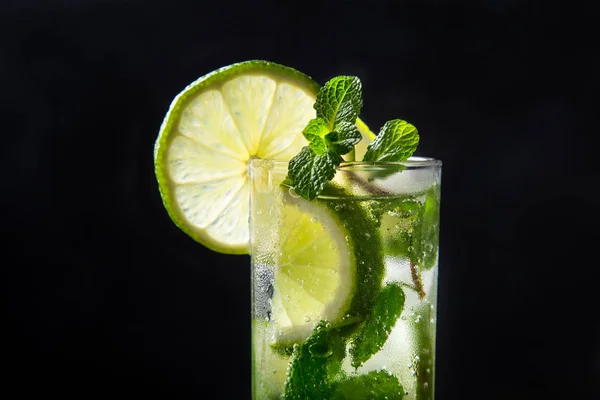 Mojito Cocktail Lime Mint Black Background Selective Focus — Stock Photo, Image