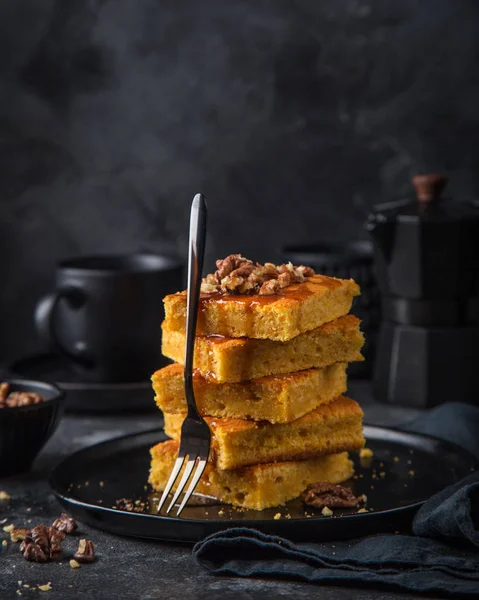 Deelicious Pumpkin Squareswith Nutsand Caramel Dark Background Selective Focus — Stock Photo, Image