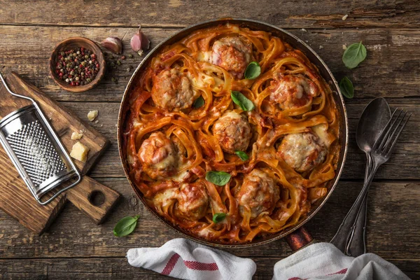 Meatballs Pasta Nests Tomato Sauce Top View Wooden Background — Stock Photo, Image