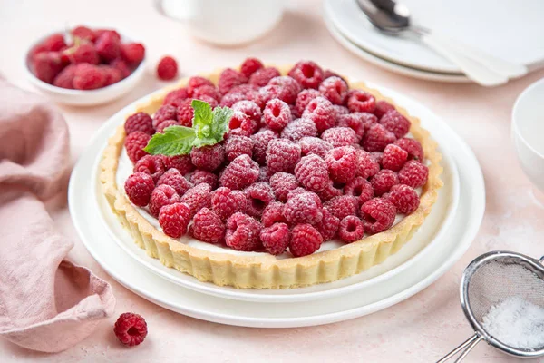 Raspberry yogurt tart — Stock Photo, Image