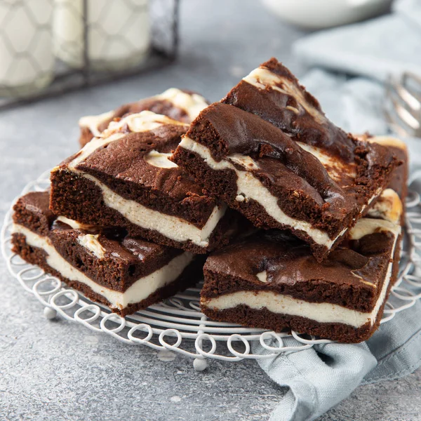 Finom sajttorta csokoládé brownies — Stock Fotó