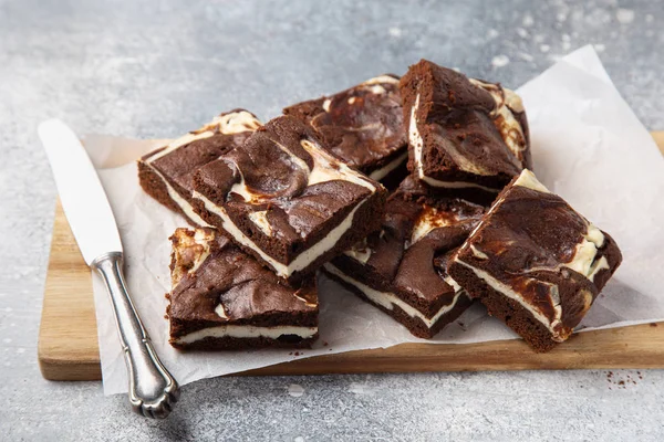 Köstliche Käsekuchen Schokolade Brownies — Stockfoto