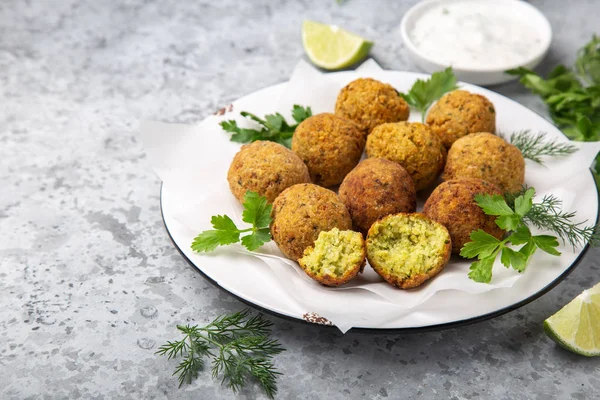Chickpeas falafel balls, vegan food — Stock Photo, Image