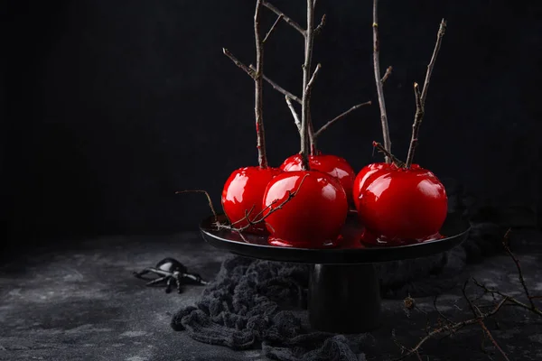 Halloween red caramelized candy apples — Stock Photo, Image