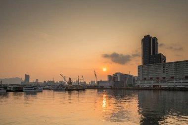 Kwun Tong, Hong Kong 'da günbatımı