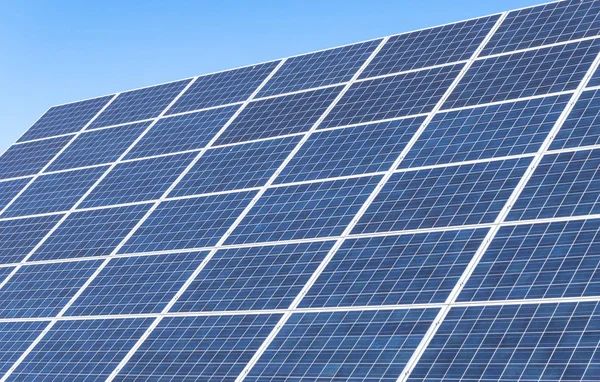 Zonnecel Voor Schone Energie Met Een Blauwe Hemelachtergrond Ideaal Voor — Stockfoto