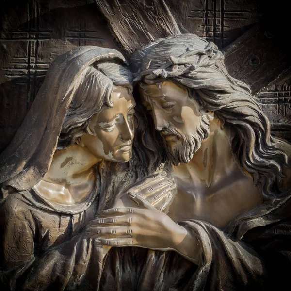 Jesus Kristus Och Jungfru Maria Brons Staty Bakom Korset Den — Stockfoto