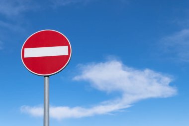 Seyahati yasaklayan trafik işareti