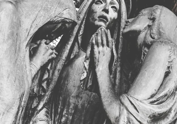 Standbeeld Van Drie Wanhopige Maria Foto Retrostijl — Stockfoto