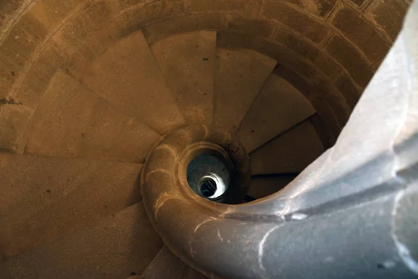 巴埃萨 西班牙 螺旋楼梯内的钟楼 在我们的夫人诞生的巴埃萨的教堂钟塔 — 图库照片