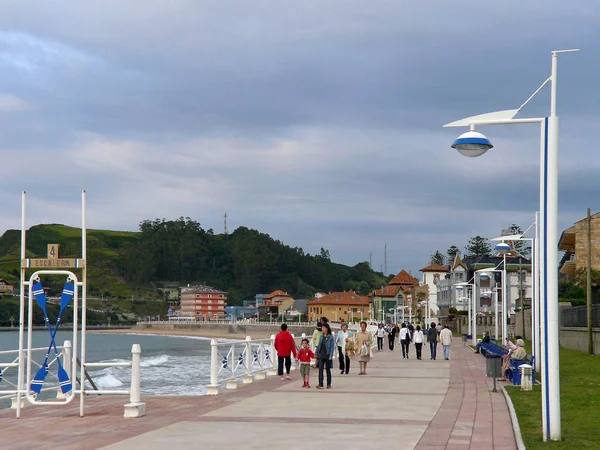 Ribadesella Asturien Spanien Promenad Stranden Santa Marina Den Byn Ribadesella — Stockfoto