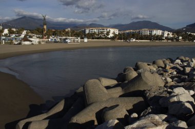 Marbella (İspanya). Marina Puerto Banus Marbella kasabada dalgakıran