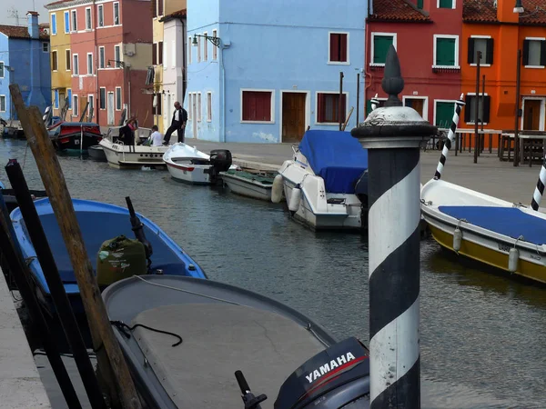 Burano Itália Pontos Amarração Ilha Burano Partir Lagoa Veneza — Fotografia de Stock