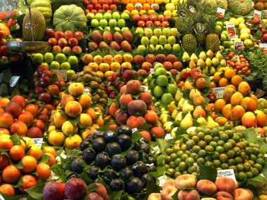 Barcelona (İspanya). Barcelona'da Boqueria market içinde meyve