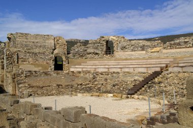Oranı (İspanya). Roma şehri Baelo Claudia Tiyatrosu