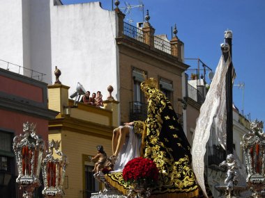 Seville (İspanya). Adım Seville kutsal hafta acılarını Our Lady /