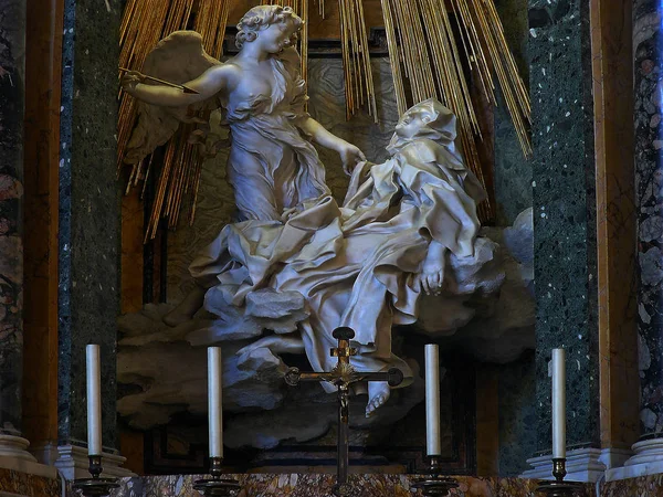 意大利 圣特蕾莎的狂喜 由吉安 洛伦佐 贝尼尼在罗马市圣玛丽亚 德拉维多利亚教堂雕塑 — 图库照片