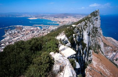 Cebelitarık (Birleşik Krallık). Cebelitarık kayası.