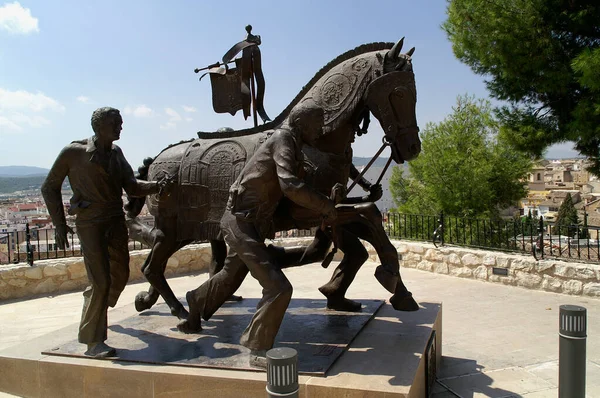 Caravaca de la Cruz (Murcia) İspanya. Caravaca de la Cruz kasabasındaki Şarap Atları Anıtı