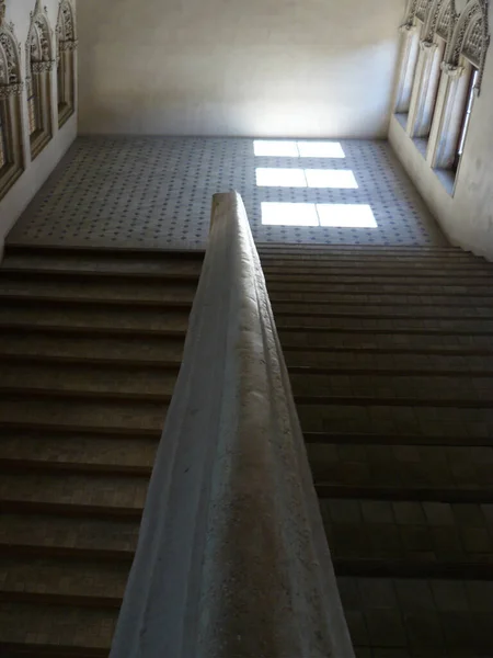 Saragosse Espagne Escalier Dans Palais Des Monarques Catholiques Intérieur Aljaferia — Photo