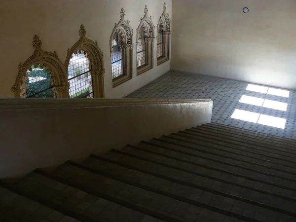 Saragosse Espagne Escalier Dans Palais Des Monarques Catholiques Intérieur Aljaferia — Photo