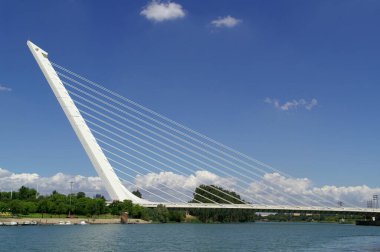 Sevilla (İspanya). Sevilla 'daki Alamillo Köprüsü
