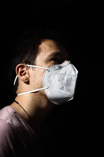 Hombre Usando Correctamente Cubierta Bucal — Foto de Stock