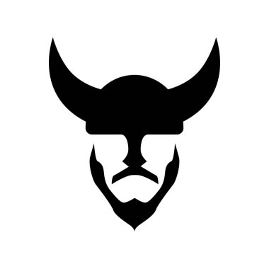 Viking boynuzlu bir kask - İskandinav ortaçağ eski savaşçı silüeti içinde.