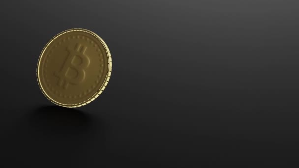 Bitcoin cayendo sobre fondo negro aislado con espacio de copia — Vídeo de stock