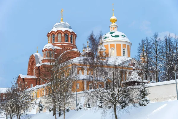 Nikolsky Och Pokrovsky Domkyrkorna Pokrovsky Khotkov Kloster Vinter Grundades 1308 Stockbild