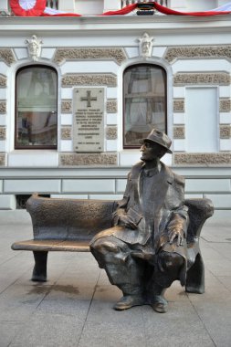 Lodz, Polonya, 12 Aralık 2018: şair ve romancı Julian Tuwim anıt, Piotrkowska sokak