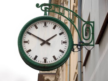 Sokak saat duvar ev, Jelenia Gora, Polonya