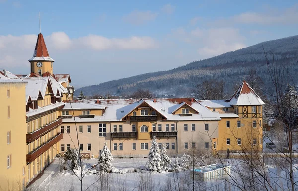 Visa Sweradow Zdroj Resort Vinter Norra Sluttningen Jizera Mountains Polen Royaltyfria Stockfoton