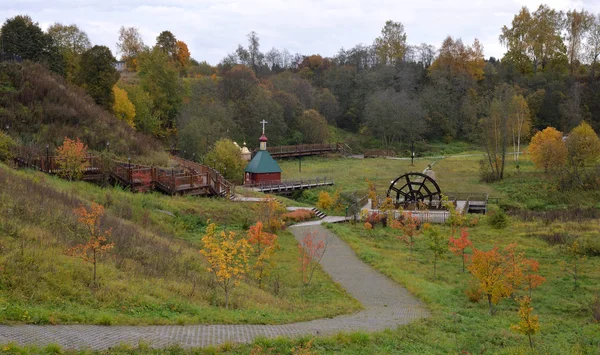 Vista Del Río Página Baño Sagrado Aldea Histórica Radonezh Otoño —  Fotos de Stock