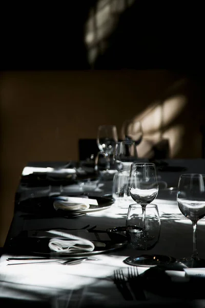 Tisch Einem Luxusrestaurant Gedeckt — Stockfoto