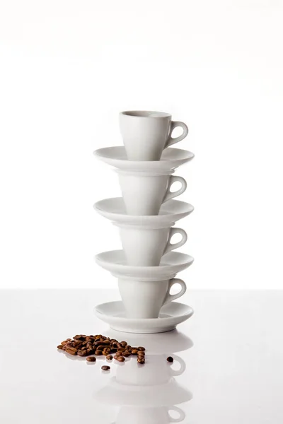 Dört Kahve Fincanı Kızarmış Kahve — Stok fotoğraf