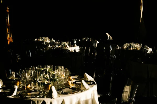 Tisch Bei Einem Gala Dinner Gedeckt — Stockfoto