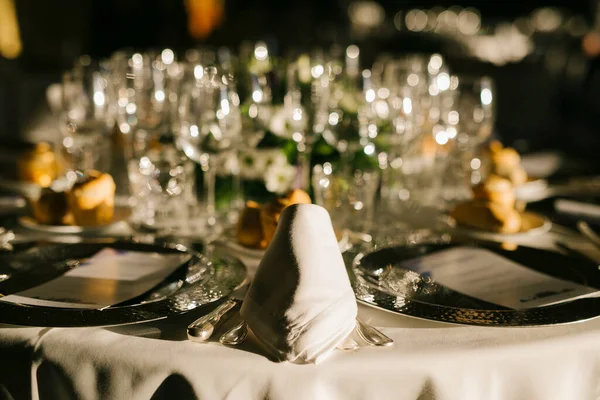 Tisch Bei Einem Gala Dinner Gedeckt — Stockfoto