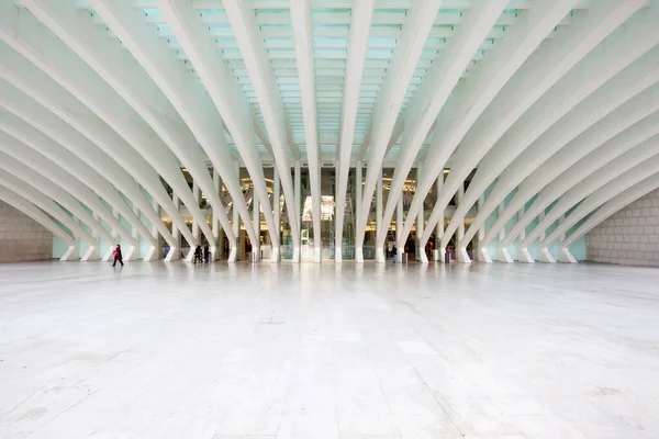 Konferans ve Sergi Merkezi, Santiago Calatrava tarafından inşa edildi. Oviedo, İspanya