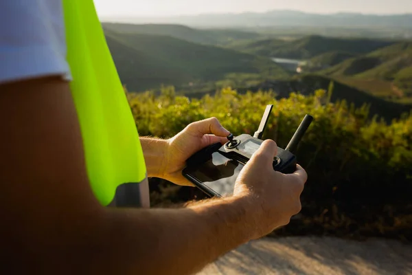 Operatore Droni Pilota Drone Ambiente Rurale — Foto Stock