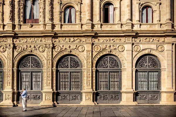 Sevilla Španělsko Října2019 Pohled Constitucin Vpravo Budova Adriatica Nalevo Boční — Stock fotografie