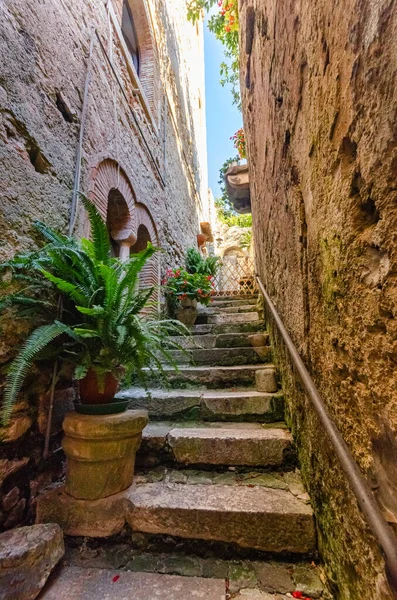 Escaleras Centro Histórico Ciudad Con Sus Calles Estrechas Edificios Antiguos — Foto de Stock
