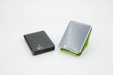 Angri, İtalya. 4 Haziran 2020. Batı dijital taşınabilir hard disk Pasaportum Ultra. 2.5 Hard Disk Sürücüsü.