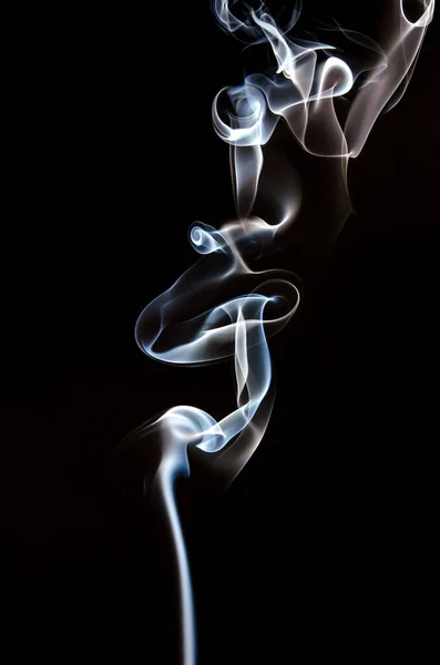 印度熏香的烟熏产生的抽象数字 — 图库照片