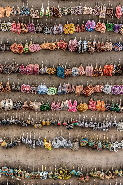 그라나다 스페인 그라나다의 거리에 진열장에 귀걸이 — 스톡 사진