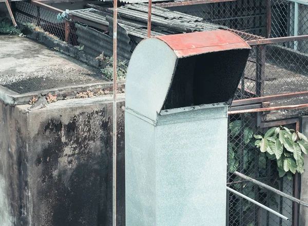 Tubo Ventilación Aire Acondicionado Instalado Fuera Del Edificio — Foto de Stock