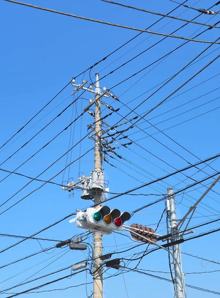 Hoge Elektriciteitstransmissie Met Verkeerslichten — Stockfoto